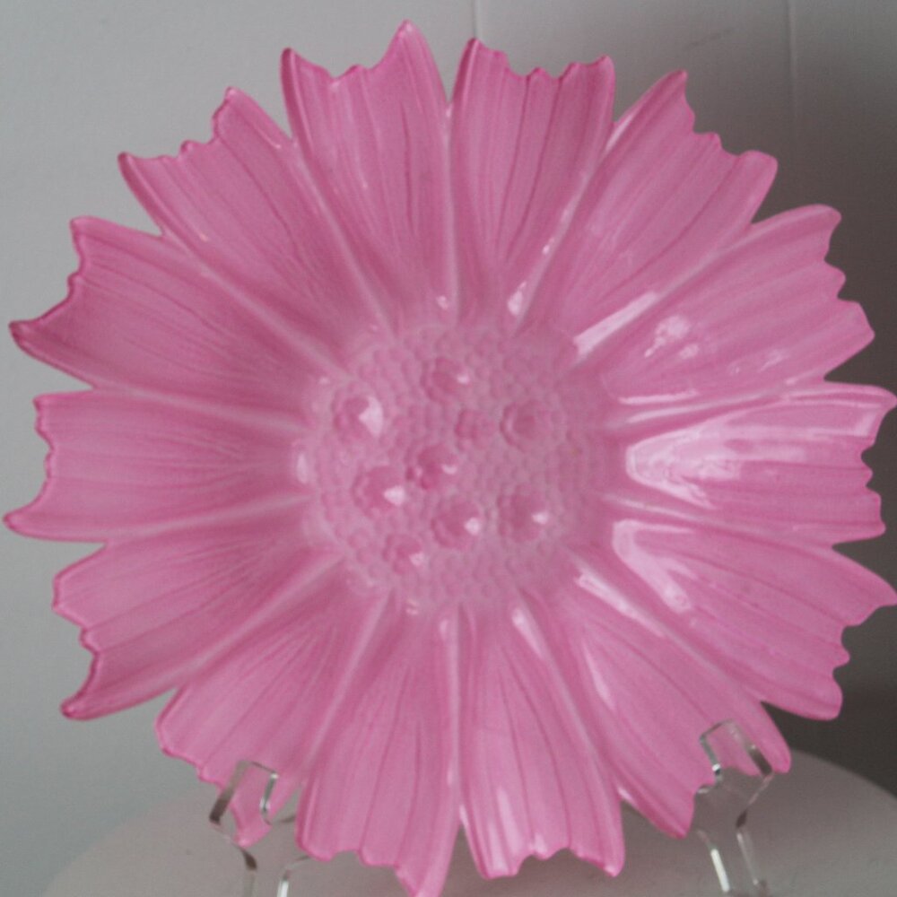 Thin Opaque Pink Daisy Shaped Art Glass Plate